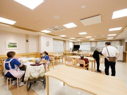 明るい共有スペースの様子