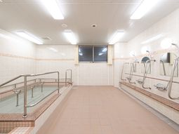 清潔な浴室設備