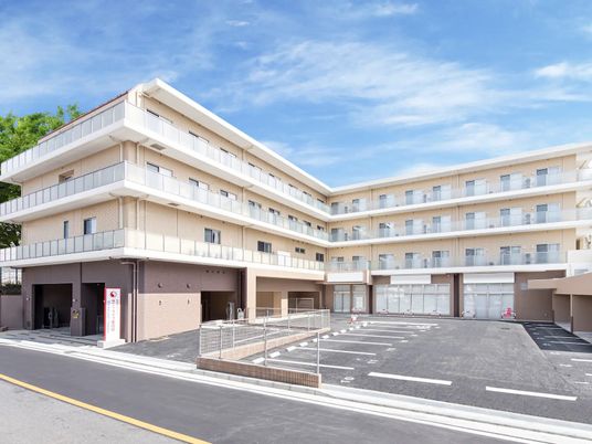 明るい外観の建物  