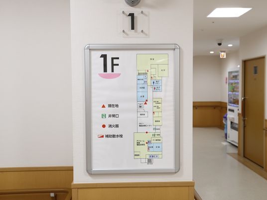 案内図と廊下の様子