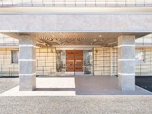 明るいエントランス  