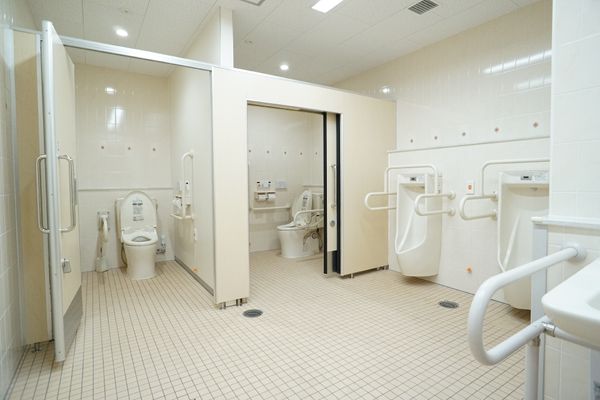 バリアフリーのトイレ設備