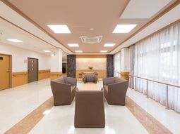 明るい共有ラウンジ