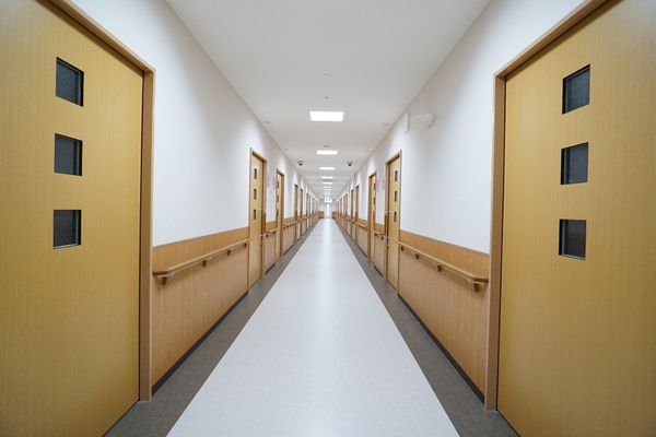 清潔な廊下の一部