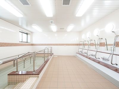 手すり付き浴室