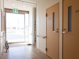 廊下と部屋のドア