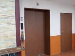 清潔なエレベーターホール