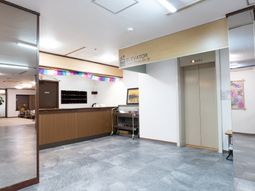 エレベーター前の廊下の様子