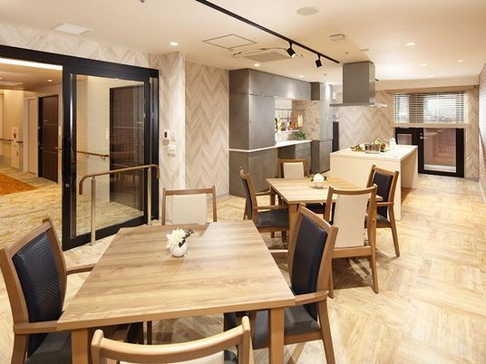 快適な共用ダイニングスペース