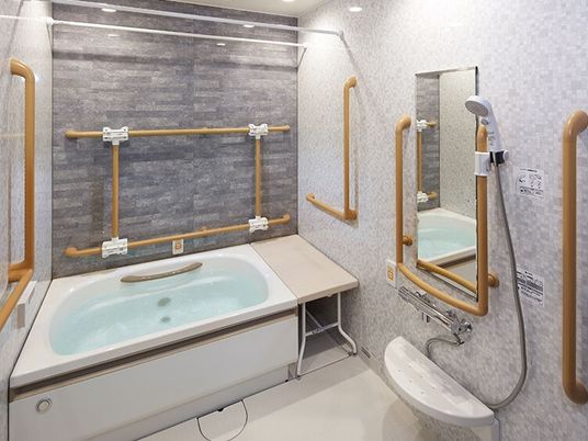 バリアフリーの浴室設計