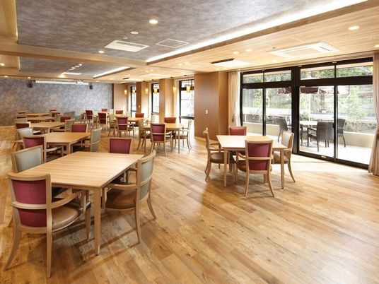 広々としたダイニングエリア