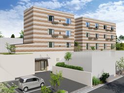 新築そうな建物の外観