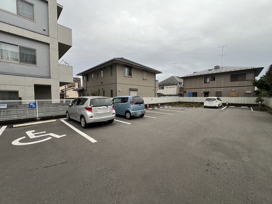 屋外駐車場
