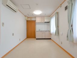 広々とした明るい居室