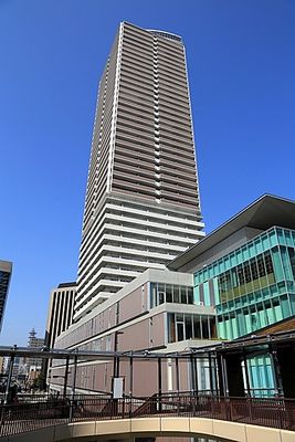高層ビルの外観