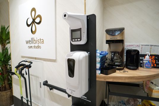 スタッフ用品の整理棚