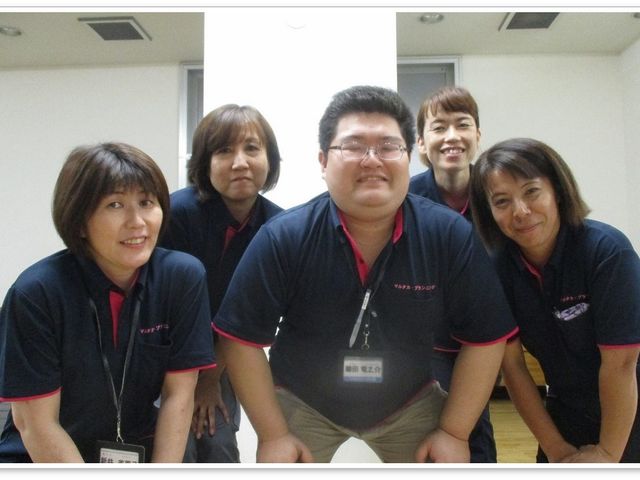 スタッフ集合の職場内  