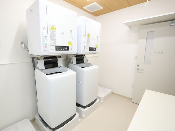 洗濯機と乾燥機の設備