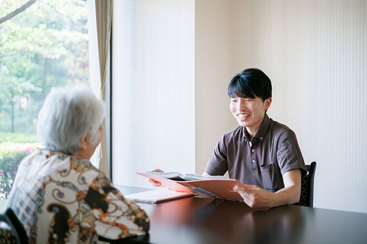 穏やかな相談の風景