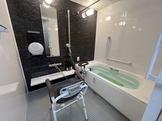 バリアフリーの浴室