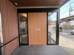 建物のエントランス