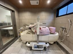 入浴設備の浴室