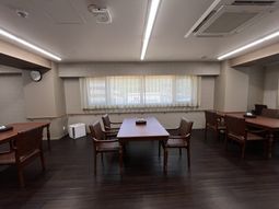 自然光が入るダイニングルーム