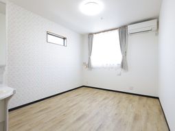 明るい居室の空間