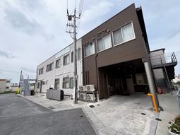 モダンな建物の外観