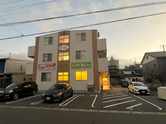 温かみを感じる建物外観