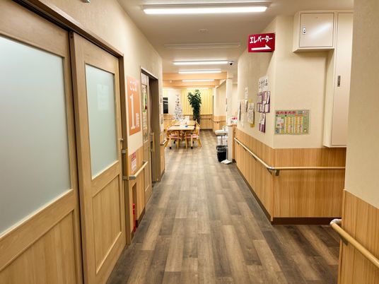 温かみのある廊下
