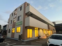 夕方の施設外観