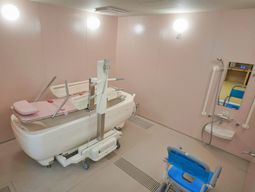 清潔な浴室設備
