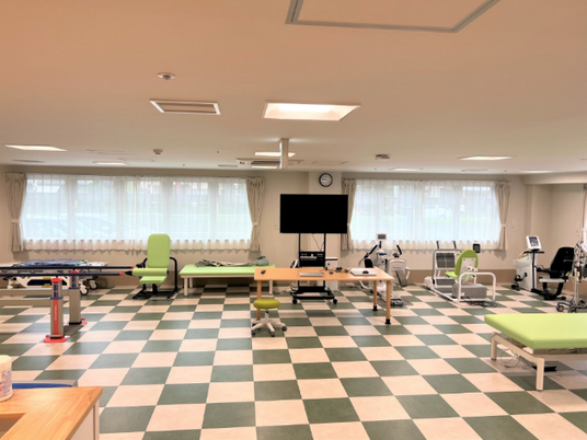 充実した設備の機能訓練室