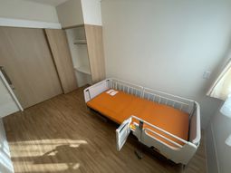 日差しが差し込む居室
