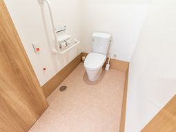 清潔なトイレの一室