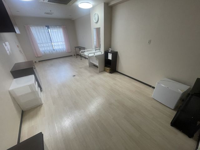 機能的な居室 居室 自然光が差し込む、広々とした居室です。快適な環境で、ゆったりと過ごせます。