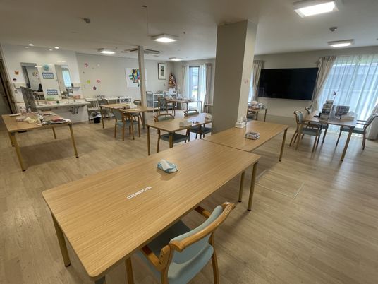 自然光のダイニングルーム