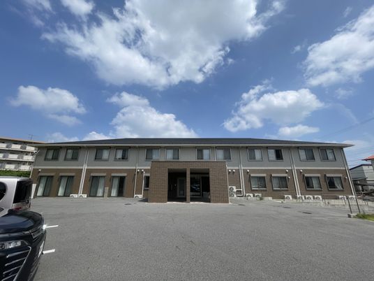 広々とした外観