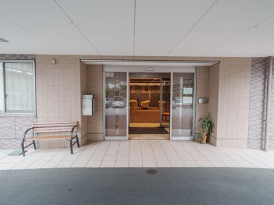 入り口が広々としたエントランス