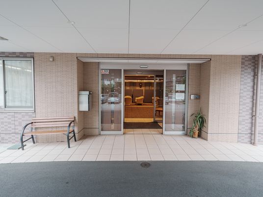 入り口が広々としたエントランス
