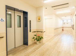 バリアフリーな廊下