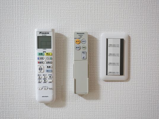 エアコンとインターホンのコントローラ
