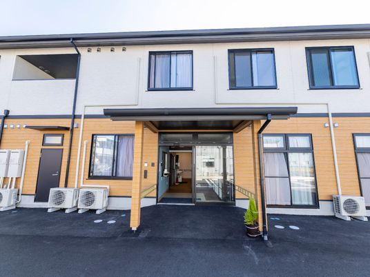 綺麗な建物のエントランス