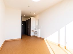 明るい廊下と洗面台