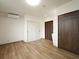 明るい居室の空間