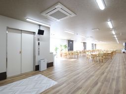 広い空間のダイニングエリア