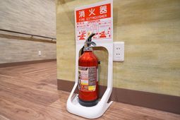 消火器のある廊下