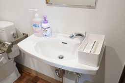 洗面台と手洗い用具