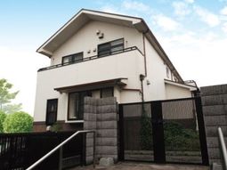 清潔感のある外観の建物